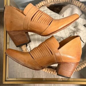 Bed Stu Trough Leather Slip-On Loafer
Bootie, Size 9